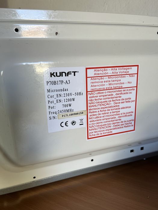 Micro ondas KUNFT modelo P70B17P-A3 como novo