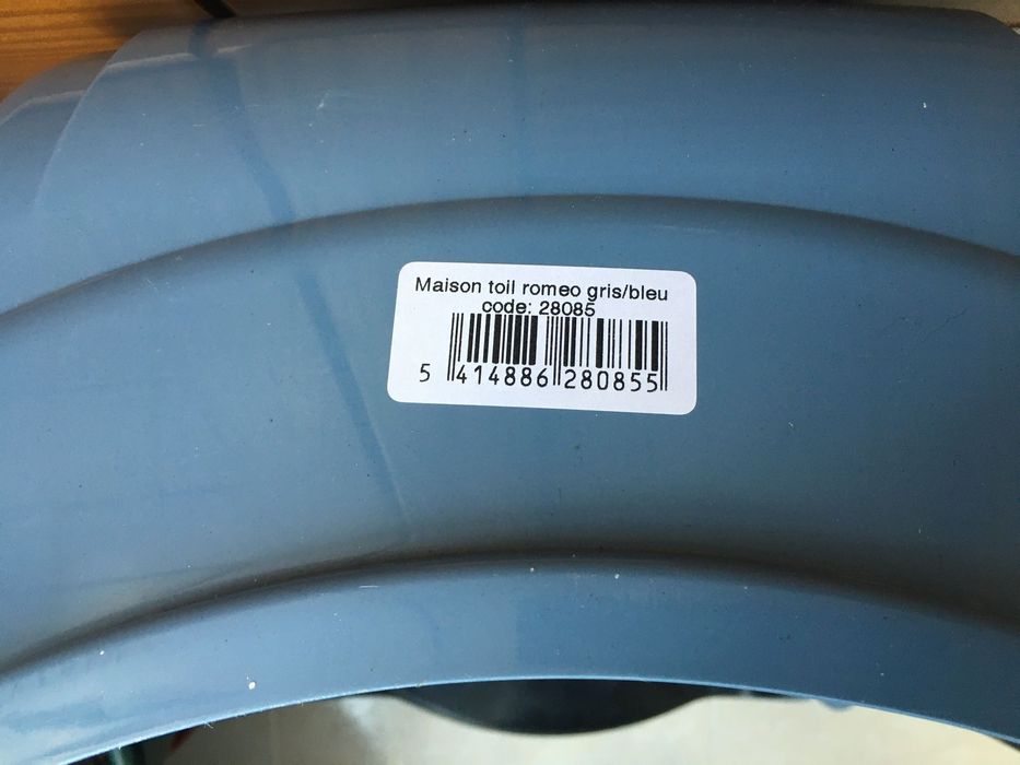 Liteira para gatos azul,  com pouco uso, como nova.