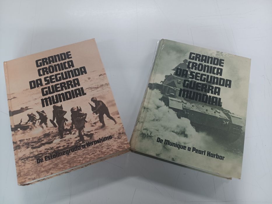 Vendo dois livros muito antigos datados de 1978