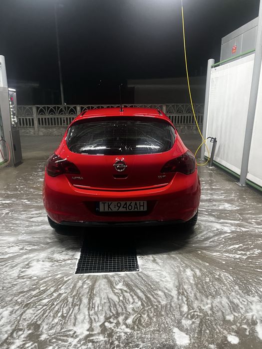 Opel astra j 2011