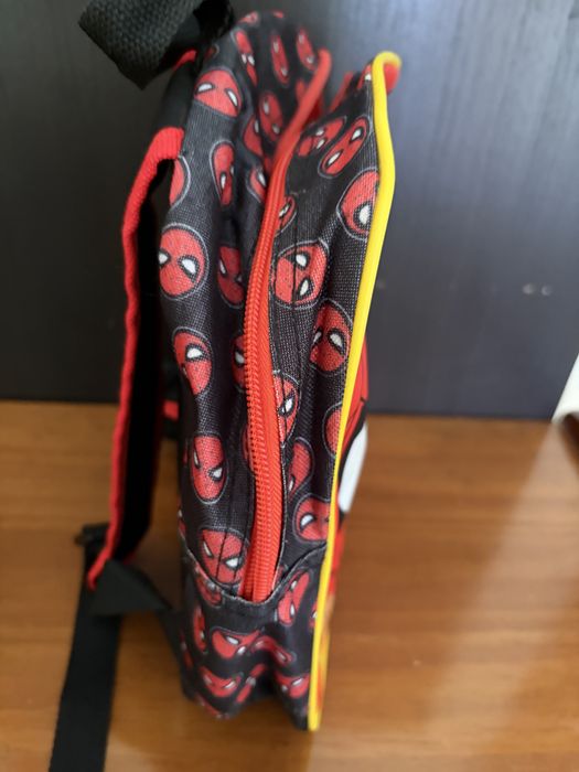 Mochila infantil do Homem-Aranha