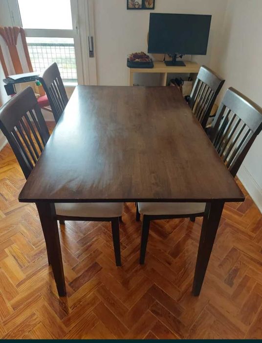 Mesa de jantar + 4 cadeiras