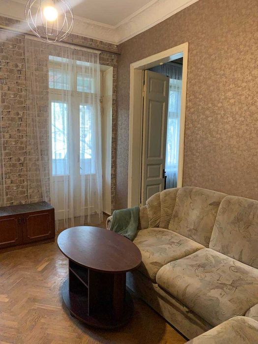 Продам двухкомнатную квартиру с ремонтом на Молдаванке/вблизи Центра