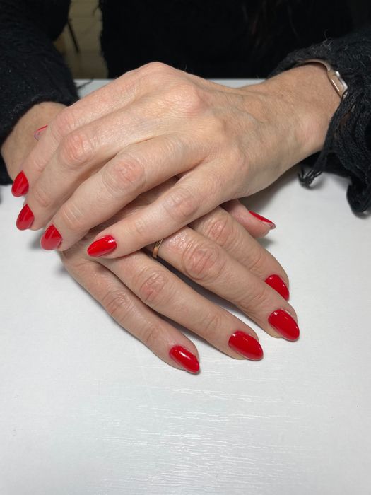 Мастер маникюра на Бабурке