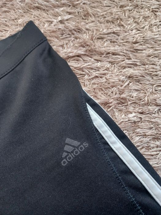 Spodnie rybaczki adidas. Getry.