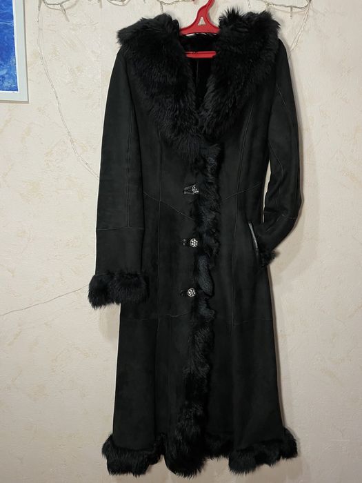 Жіноча зимова дублянка, з каптуром, чорна (нова)