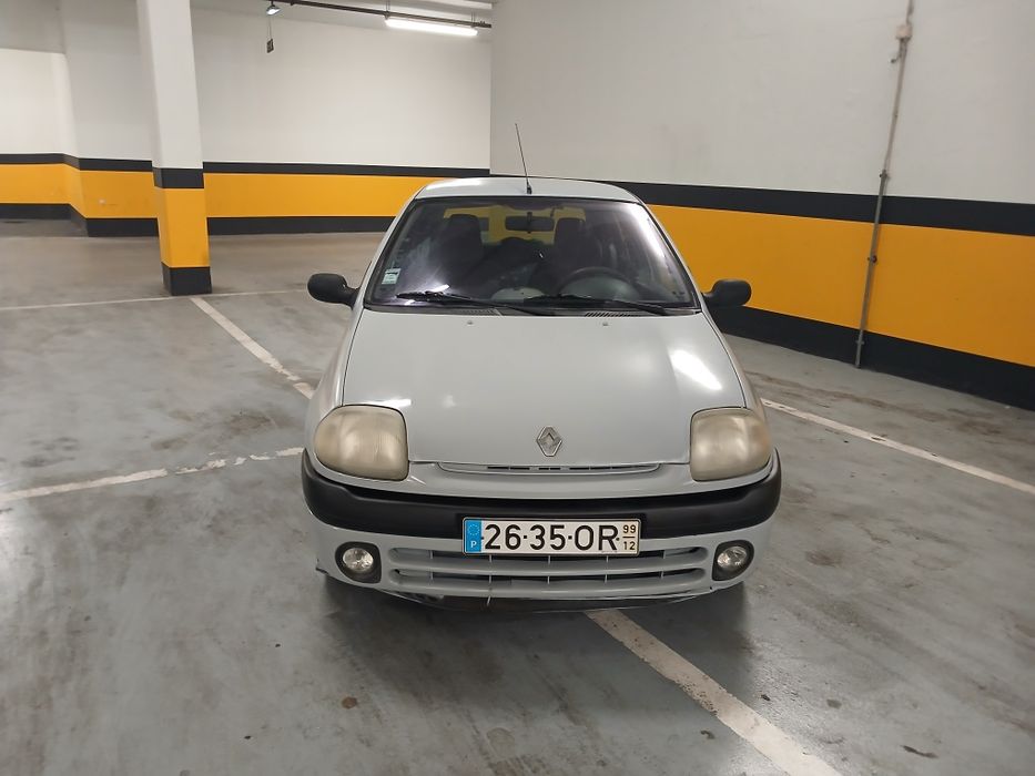 Renault clio 1.2 ano 1999