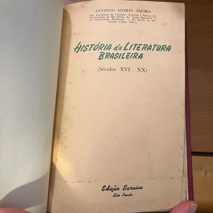 António Soares Amora - História da Literatura Brasileira