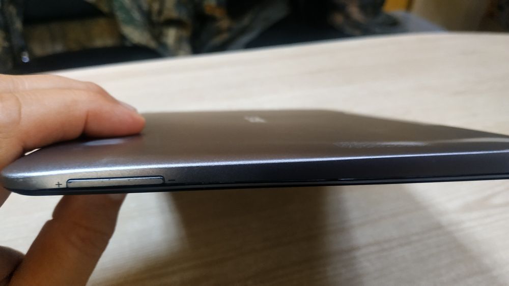 Планшет ASUS Tablet  Model T101H лептоп