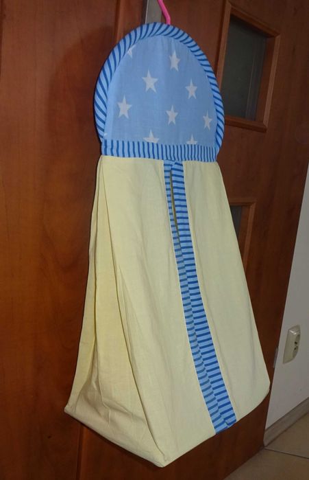 Wiszący organizer na wieszaku na pieluchy pieluszki