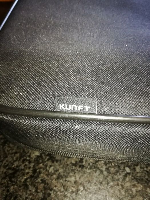 Mala KUNFT para Portátil (Universal - 15.6'' - Preto)