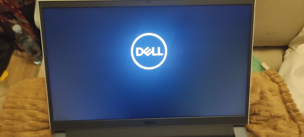 Laptop DELL G15.