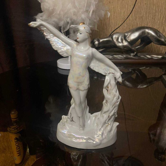 Дівчина   Сисерть