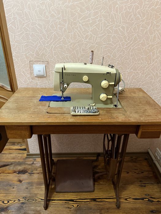 Швейна машинка VERITAS