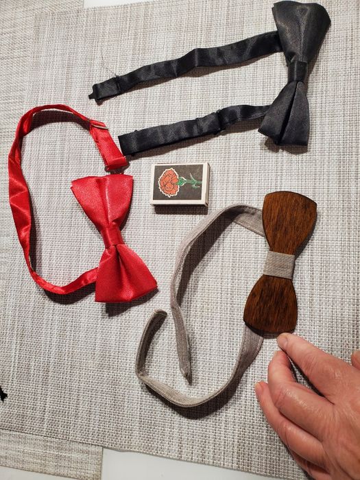 Мелочевка- свечи для торта, игрушки, бабочки, украшения, крючек