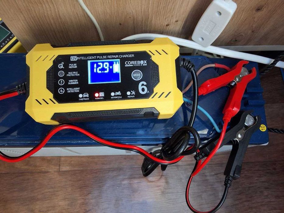 Розумний зарядний пристрій для авто/мото 12V 6A з функцією відновлення