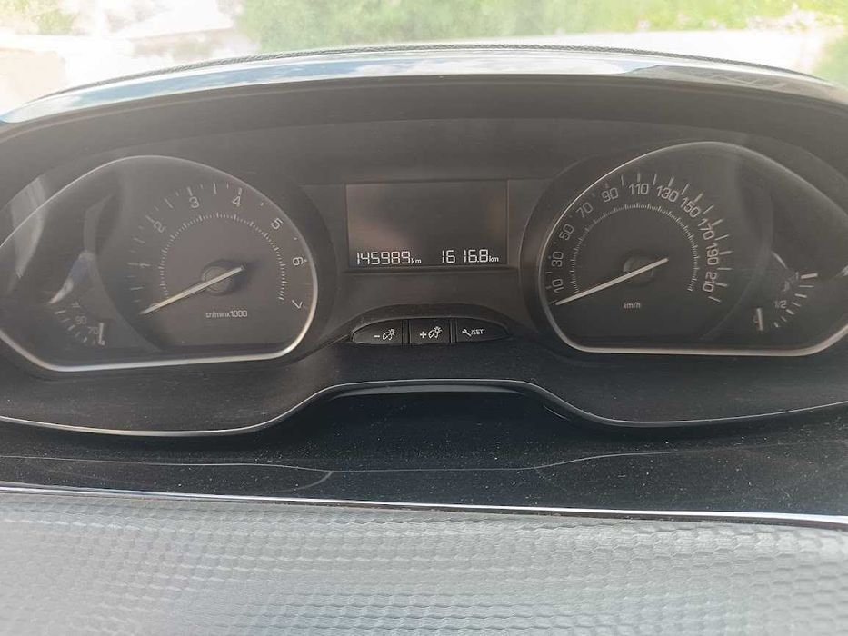 Продам Peugeot 2008  економічний та надійний кросовер для міста