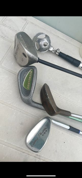 Saco com varios tacos de golfe - set ou conjunto