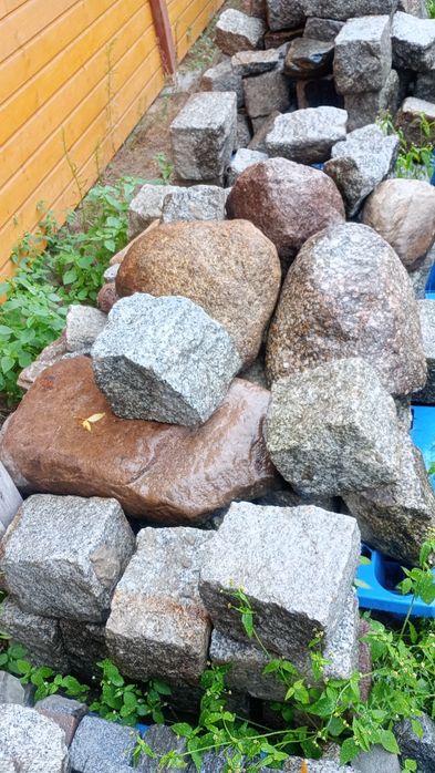 Kamienie granitowe i polne