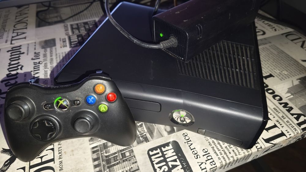 Xbox 360 Slim 500gb com Caixa  + Acessórios