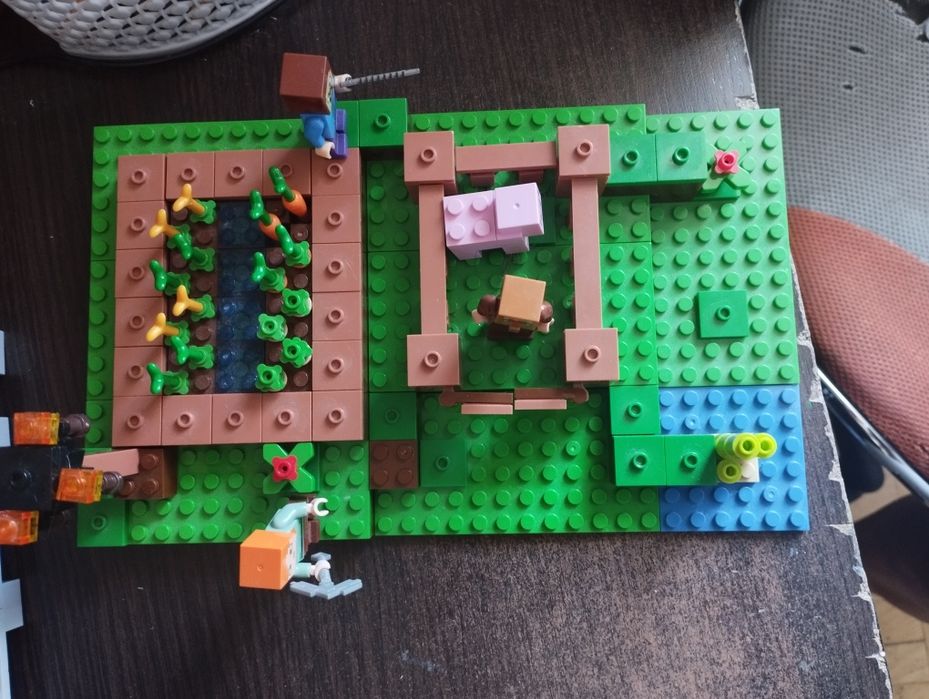 Конструктор лего  Minecraft сільске життя (11818) деревня