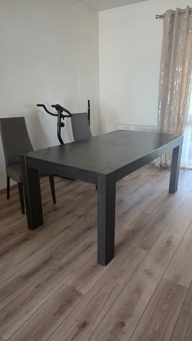 Stół i komplet 6 krzeseł bardzo dobry stan