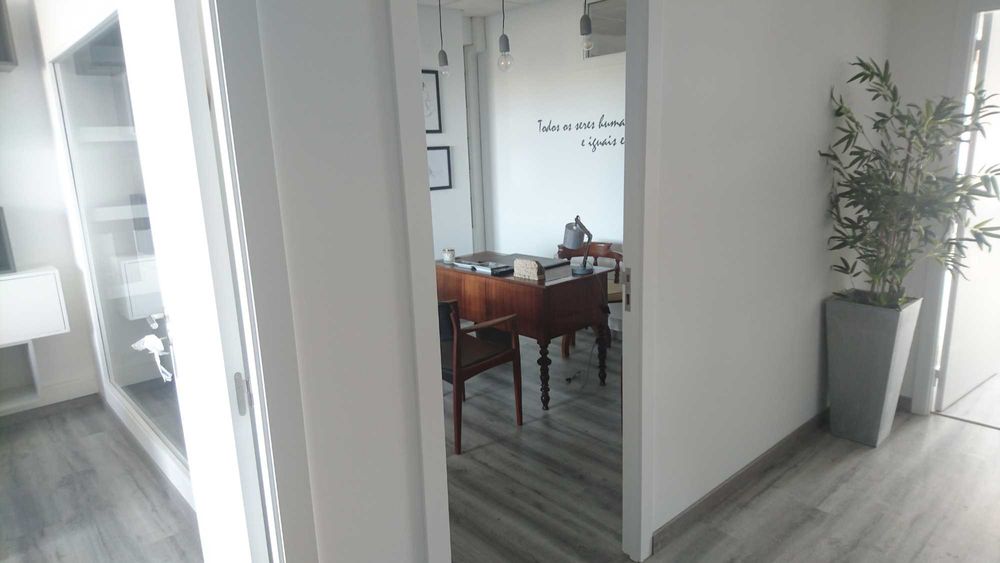 Arrendo sala de escritório no Seixal em Centro de Escritórios