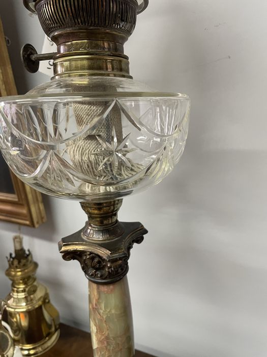 Lampa naftowa kamienna
