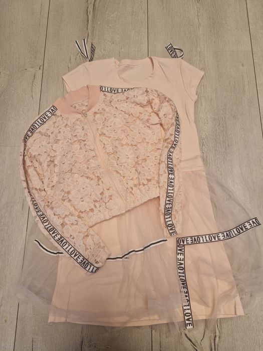 Piękny komplet 134 dziewczynka