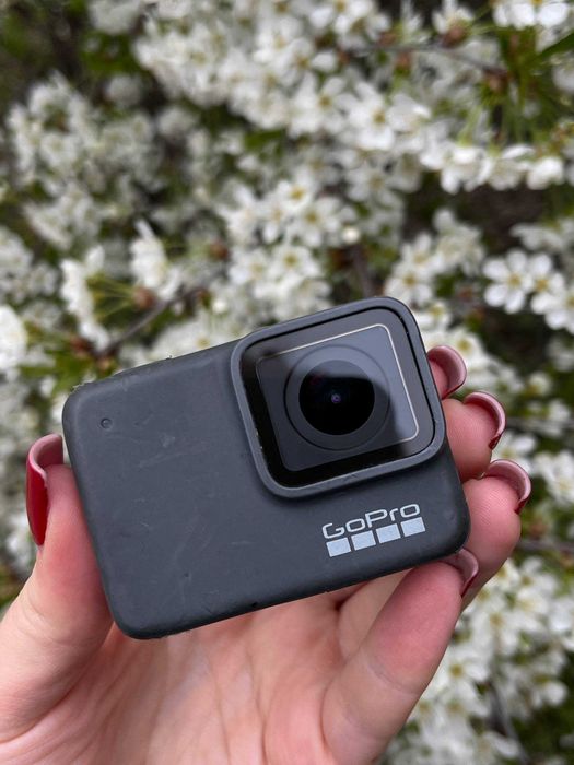 Екшн-камера GoPro Hero 7 silver з кейсом