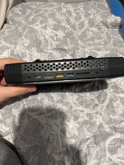 Komputer Gamingowy Intel NUC NUC8HN Intel i7-8705G 32Gb ram 1TB nvme