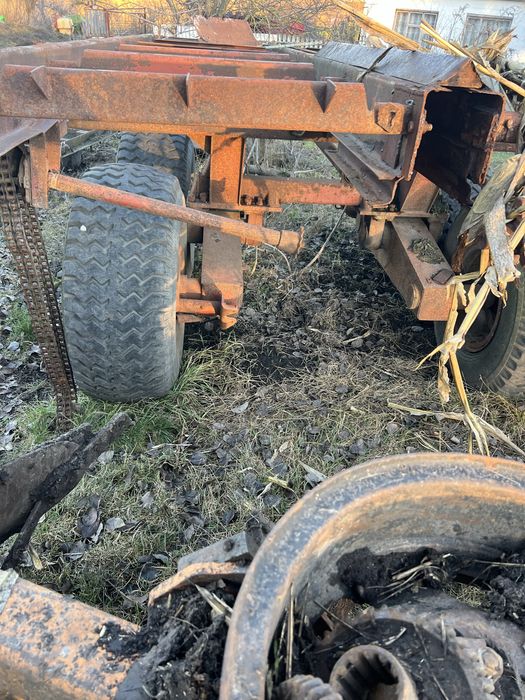 Гноєрозкидач прт7 під реставрацію