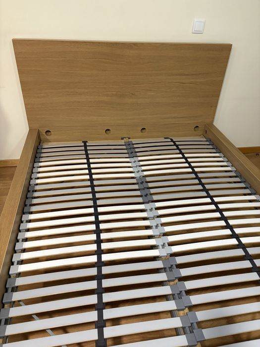 Cama de casal - IKEA