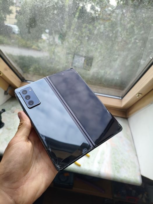 Samsung Galaxy z fold 2 uszkodzony