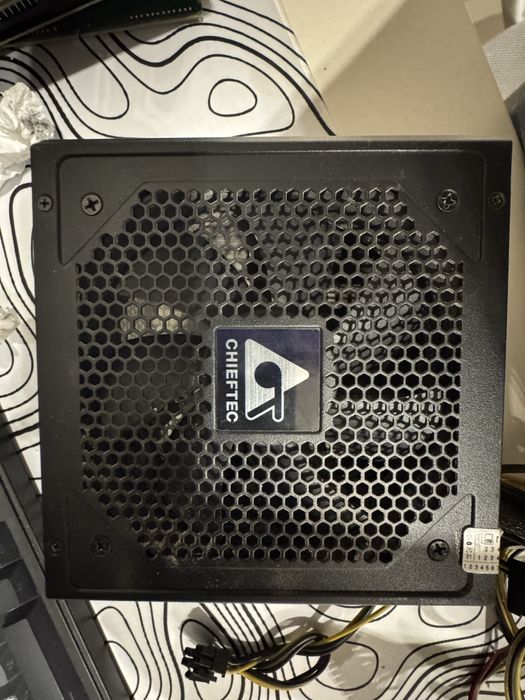 Блок питание Chieftec 750 W