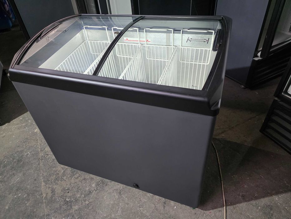 Б/в як нове! Морозильні ларі Юка Угур до 200см Black. Розтермінування!