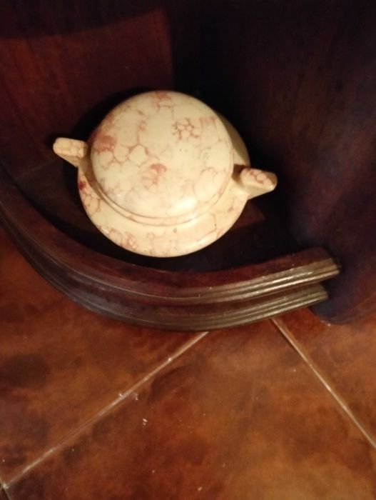Móvel de mogno de canto