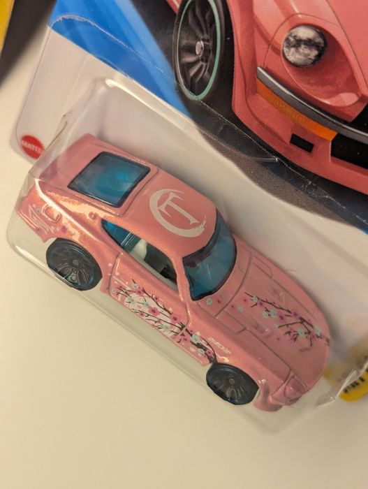 Подарунковий набір 14 лютого hot wheels datsun 240z sakura сакура
