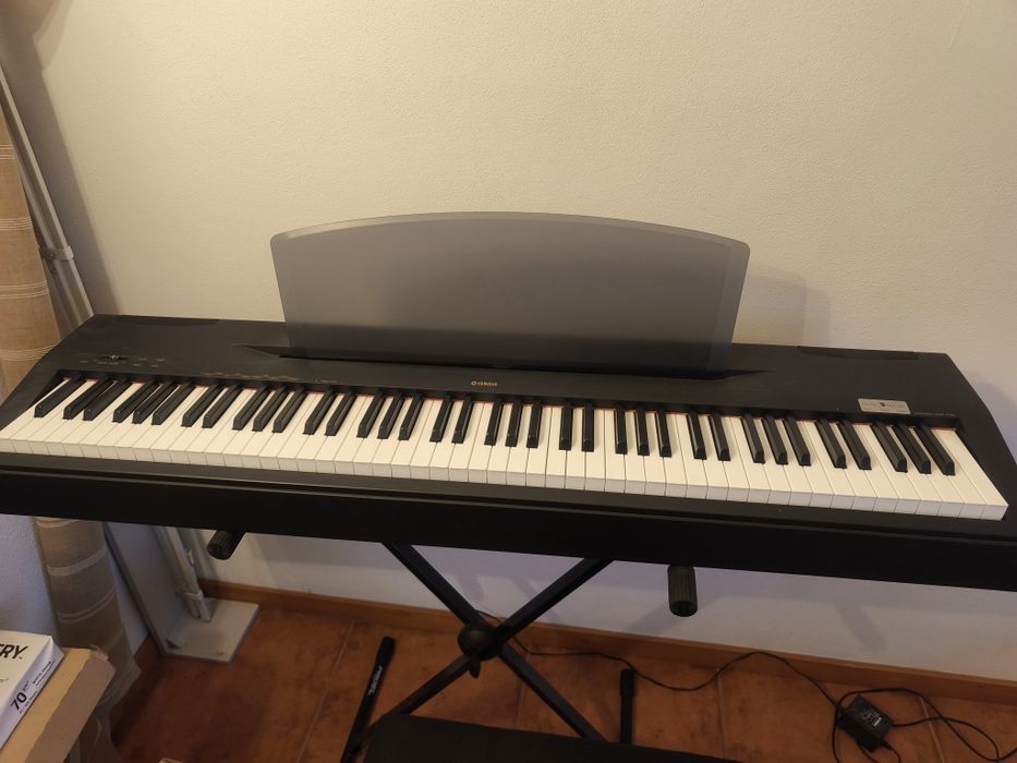 Piano Yamaha P-60