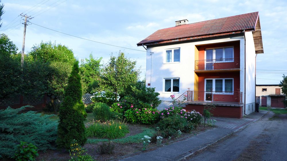 Dom z ogrodem, garażem i budynkiem gospodarczym-Czerwińsk nad Wisłą-16 arów