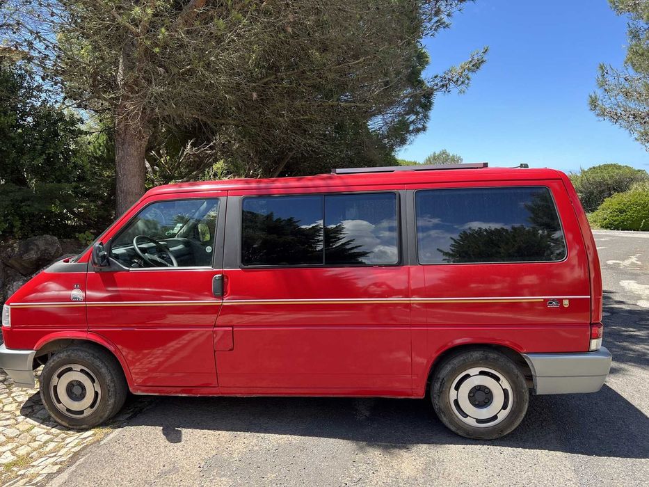 VW Transporter T4 1994 — Legalizada, Especial Dormitório — Painel Solar + Bateria de Serviço — 242.000 km
