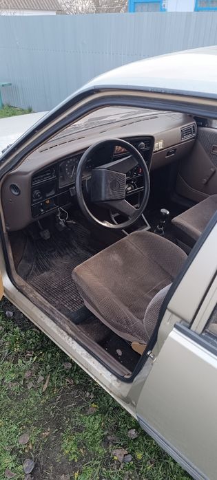 Продам Опель аскону ціляком на запчастини.