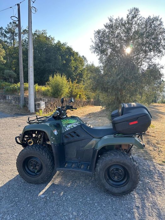Moto 4 Kymco mxu 400