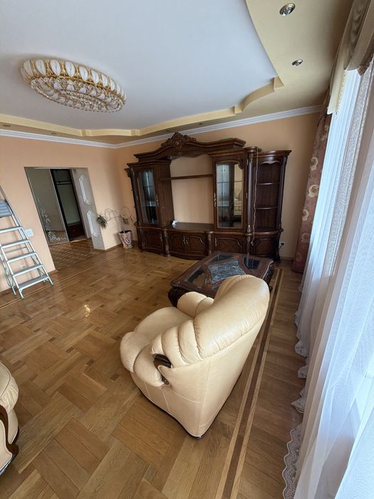 Оренда, центр, вул. За Рудкою, 400$ 3 кім. І/о - More