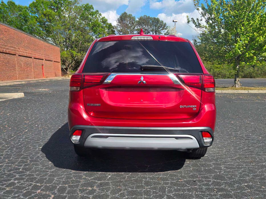 Mitsubishi Outlander SE      2019