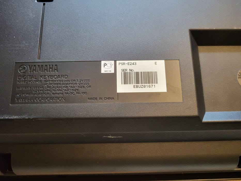 Keyboard Yamaha PSR E243