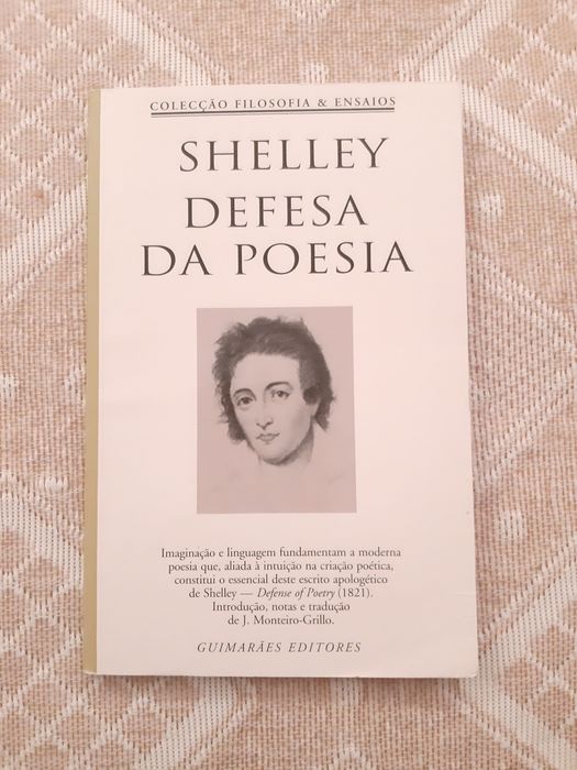 Vendo 'Defesa da Poesia', de Shelley.