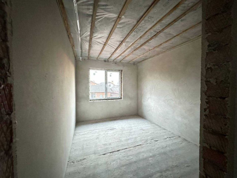 Продам Готовий Таунхаус 125 м2 з гаражем та комунікаціями в Крихівцях!