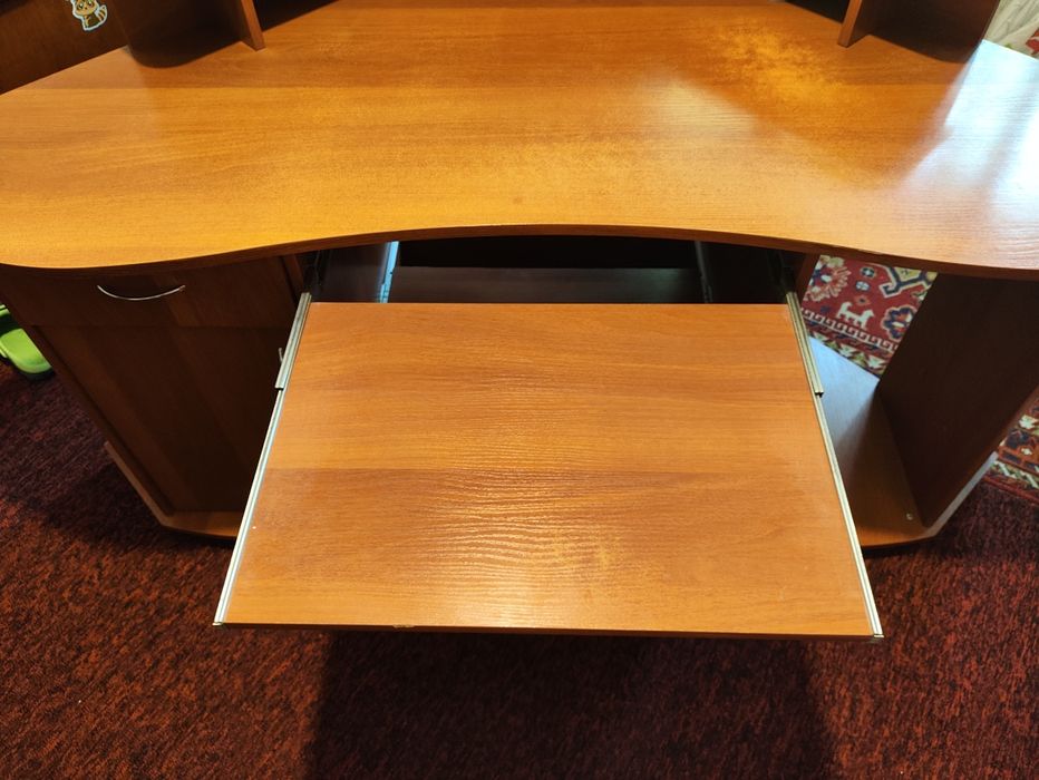 Компьютерный стол (угловой)