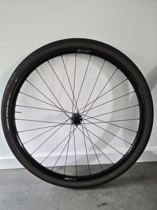 Hunt koła gravel z oponami